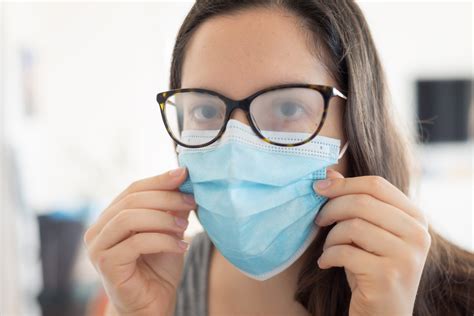 how to avoid your glasses from fogging up while wearing a mask def