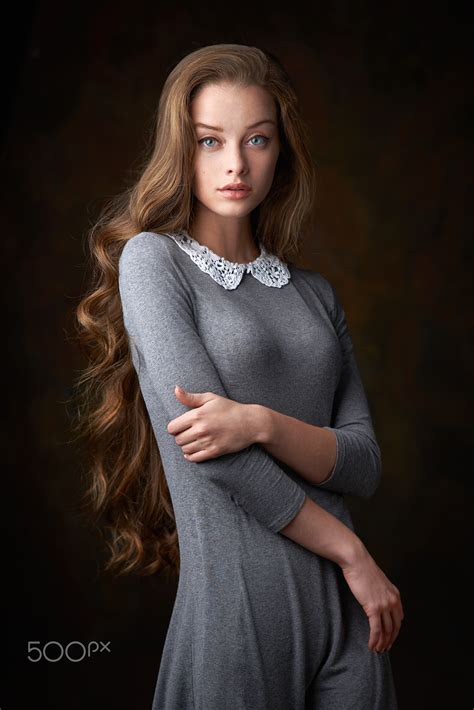 Alexander Vinogradov Women Maria Zhgenti Brunette Long Hair Wavy Hair