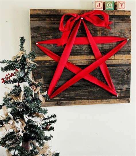35 Best Christmas Wall Decor Ideas And Designs For 2021
