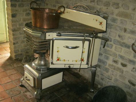 Sommaire 1 historique 2 … Feu triangulaire flamand au musée - La Cuisine de Quat'Sous