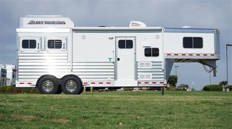 Gooseneck Mustang LQ Horse Trailer - Elite Custom Aluminum Horse and