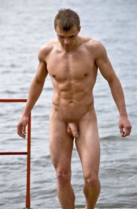 Muscular European Guy Julengreen Shows Off Naked Body Mrgays