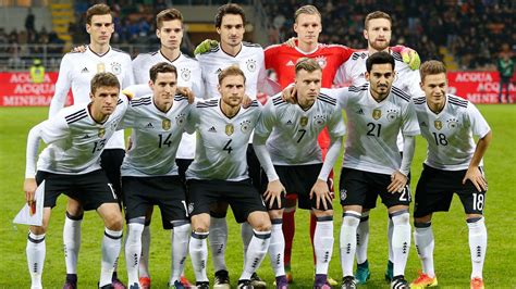 Redner Verstand Unbequemlichkeit Mitglieder Fußball Deutschland Treffen