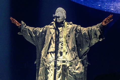 Kanye West Tops List Of Worst Performances Of 2014