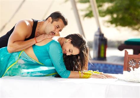 Salman And Sonakshi Sexy Song Photo From Movie Dabangg 2 Bollywood Movie Dabangg 2 Latest Photo