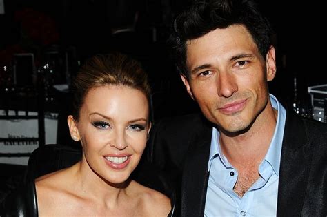 Congratulations are in order for kylie minogue, who has gotten engaged to her boyfriend joshua sasse. Kylie Minogue and Andres Velencoso: the Voice star 'still ...
