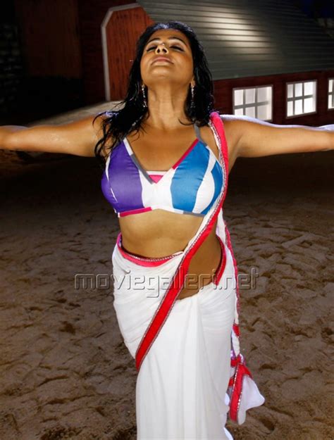 only actress priyamani white saree hot dance at tikka movie