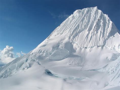 Unduh gratis 100.000+ gambar pegunungan & gunung meletus. Foto Gunung dan Gambar Pegunungan yang Indah dan Spektakuler