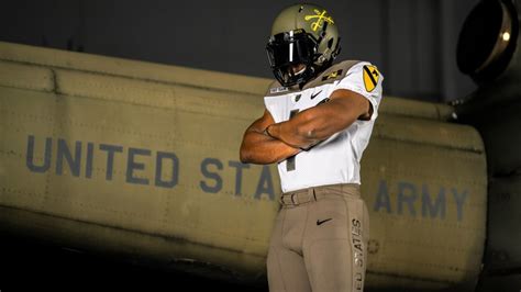 Army Honors 1st Cavalry Division In 2019 Army Navy Game Uniform Authority