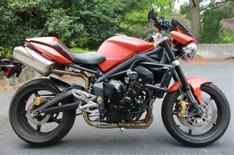 A peach from triumph, made peachier. 2009 TRIUMPH STREET TRIPLE R MATTE BLAZE ORANGE