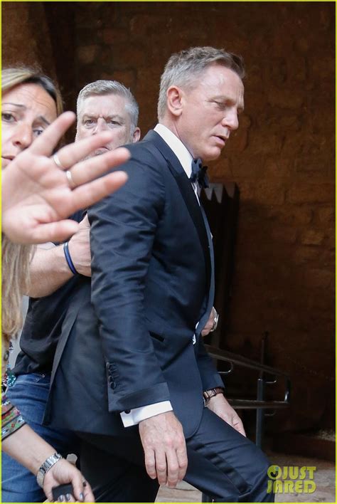 daniel craig suits up in possible james bond set photos photo 4092375 daniel craig photos