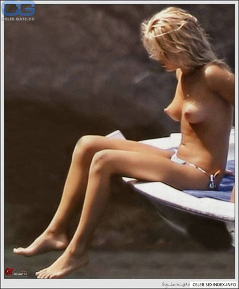 Rhea Seehorn Beach Celebrity Nude And Sexy Photos