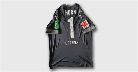 1 Fc Köln Torwart Timo Horn Stiftet Sein Signiertes Trikot