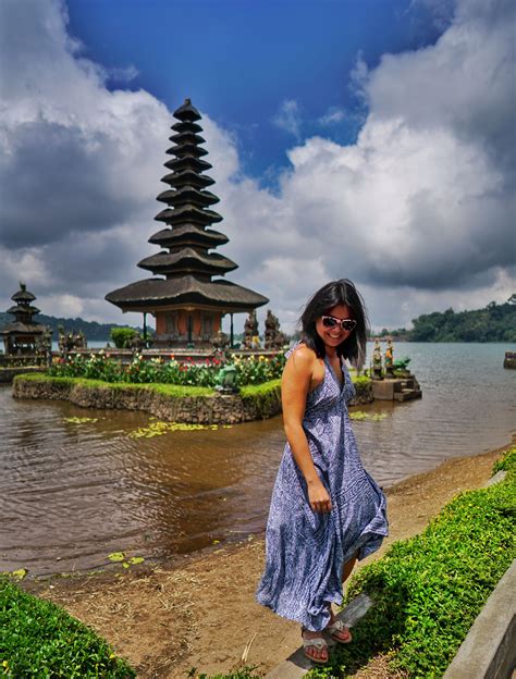 The temple dates back to 1633 and is used for water offerings to balinese goddess of dewi danu, who is . Pura Ulun Danu Bratan Temple, Bali, Indonesia - Fun fact ...