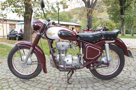 Hundreds of sports exist, from those between single contestants, through to those with hu. (1962) Simson Sport 250 | Gallery | Veteráni i veterán ...