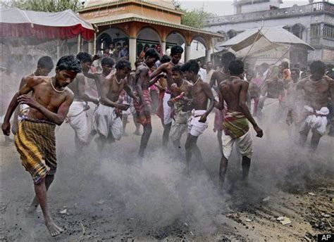 India Human Sacrifice Suspected In West Bengal Temple Huffpost The