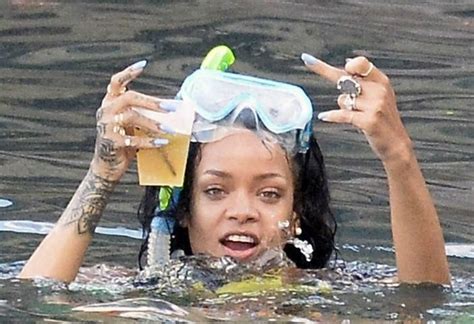 Rihannas Faces Rihanna Face Mood Pics Rihanna