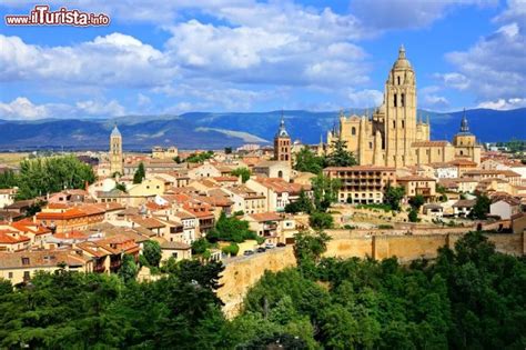 Sicuramente consigliamo di includere questa città nei luoghi da visitare in spagna. Segovia (Spagna): visitare la città e il castello dell ...