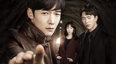 Signal is a combination of several genres including mystery the drama signal tells the stories of some criminal cases that have occurred in south korea, based on true stories. PD Of New Drama "Tunnel" Asked About Alleged Similarities ...