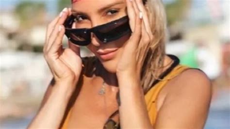 Hande Yener Bikinili Pozuyla Nefesleri Kesti Son Dakika Magazin