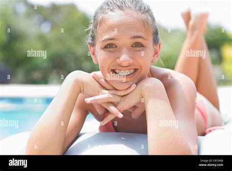 Summer Teen Girl In Bikini Stockfotos And Summer Teen Girl In Bikini Bilder Alamy