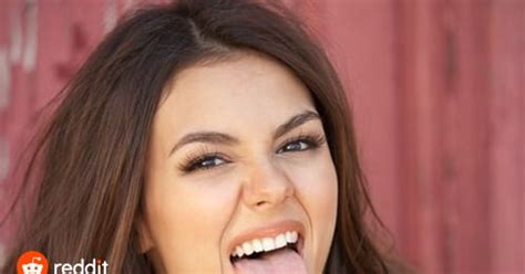 sticking her tongue out victoriajustice