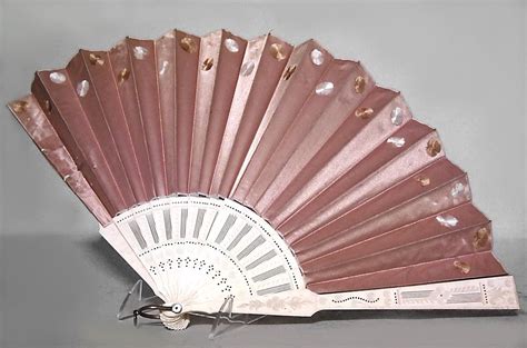 American Victorian Ivory And Beige Silk Painted Decorative Hand Fan