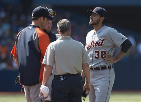 Detroit Tigers Joakim Soria Exits Game In 10th Inning With Strain In