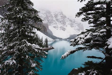 Free Photo Winter Mountain Landscape With Lake