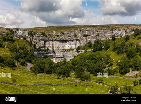 Malham Cove A Limestone Formation In The Yorkshire Dales Malham
