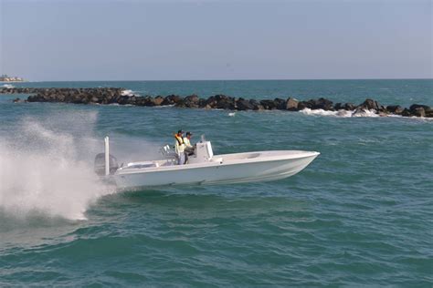 25 Bay Fishing Boat Born In Biscayne Bay Contender Boats