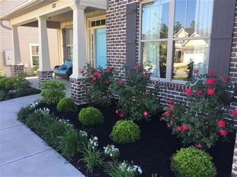 20 Ideas For Flower Beds In Front Of House