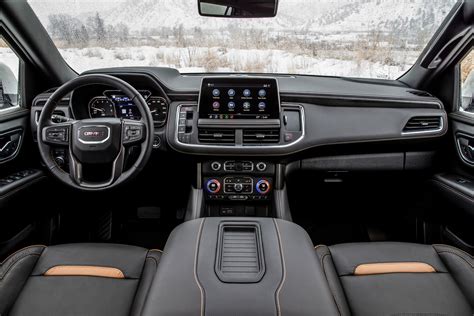 First Look 2021 Gmc Yukon Is A Luxurious Suv With A Massive Cabin