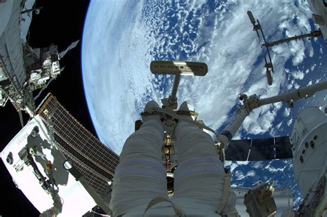 See 2 Astronauts During Their 6 Hour Spacewalk Time