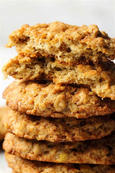 The recipe for these molasses cookies will carry you from the time when the leaves begin to change, all the way through the christmas season. Vegan Banana Oatmeal Cookies - Loving It Vegan