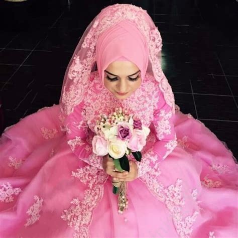 Vintage Pink Long Sleeve Muslim Wedding Dresses With Hijab Ball Gown