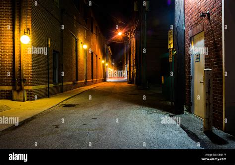 Dark Brick Alley Night Street Hi Res Stock Photography And Images Alamy