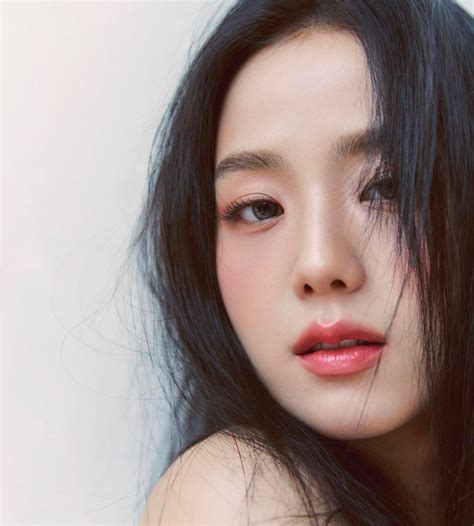 Blackpinks Jisoo Is A Natural Beauty In New Dior Addict Campaign