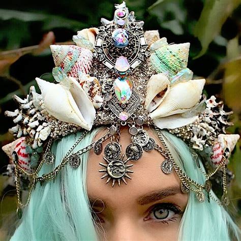 Impressive Mermaid Crowns Made With Real Seashells