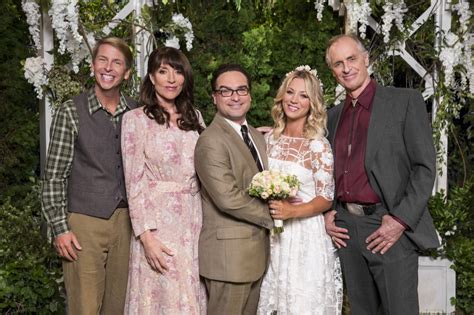 Pennys Wedding Dress On The Big Bang Theory Popsugar Fashion