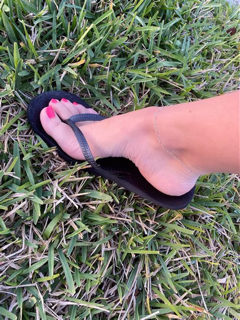 The best footwear for toe lovers 😋 | Scrolller