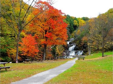 The Best New England Towns To Visit During The Fall Season