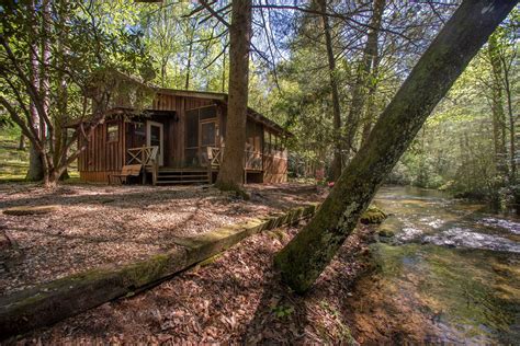 We have new cabins and property real estate. Luxury Cabin in Ellijay, Georgia