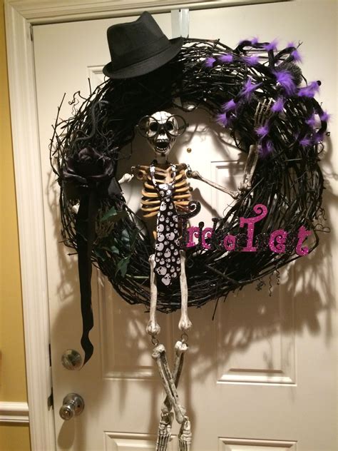 Halloween Skeleton Wreath | Halloween skeleton wreath, Skeleton wreath ...