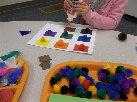 Preschool Color Craft Activity Students Identify Colors Sort By Color