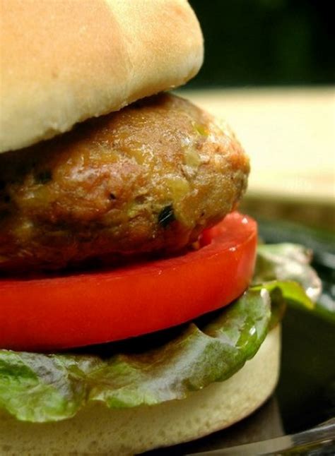 The average turkish male measures 172.6 cm in height and 75.8 kg in weight, while the average turkish female is 161.4 cm tall and weighs 66.9 kg, the study found. Weight Watchers Turkey Burgers Recipe • WW Recipes