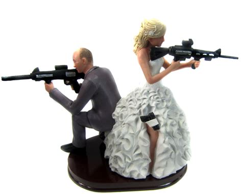 If you are a deer loving couple,love hunting,or just love the outdoors,than you will love this topper. Bobblegram | Custom Wedding Cake Toppers and More