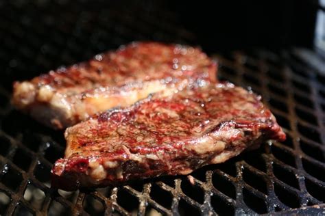 Grill A Steak On A Charcoal Grill Easy Cooking Recipes For Beginners