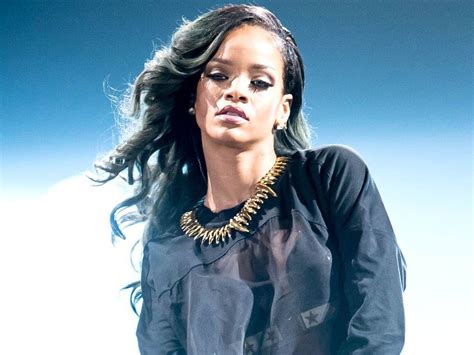 Rihanna New Wallpapers Top Free Rihanna New Backgrounds Wallpaperaccess