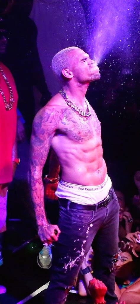 Celeb Saggers Chris Brown S Hot Shirtless Sag Em 2020